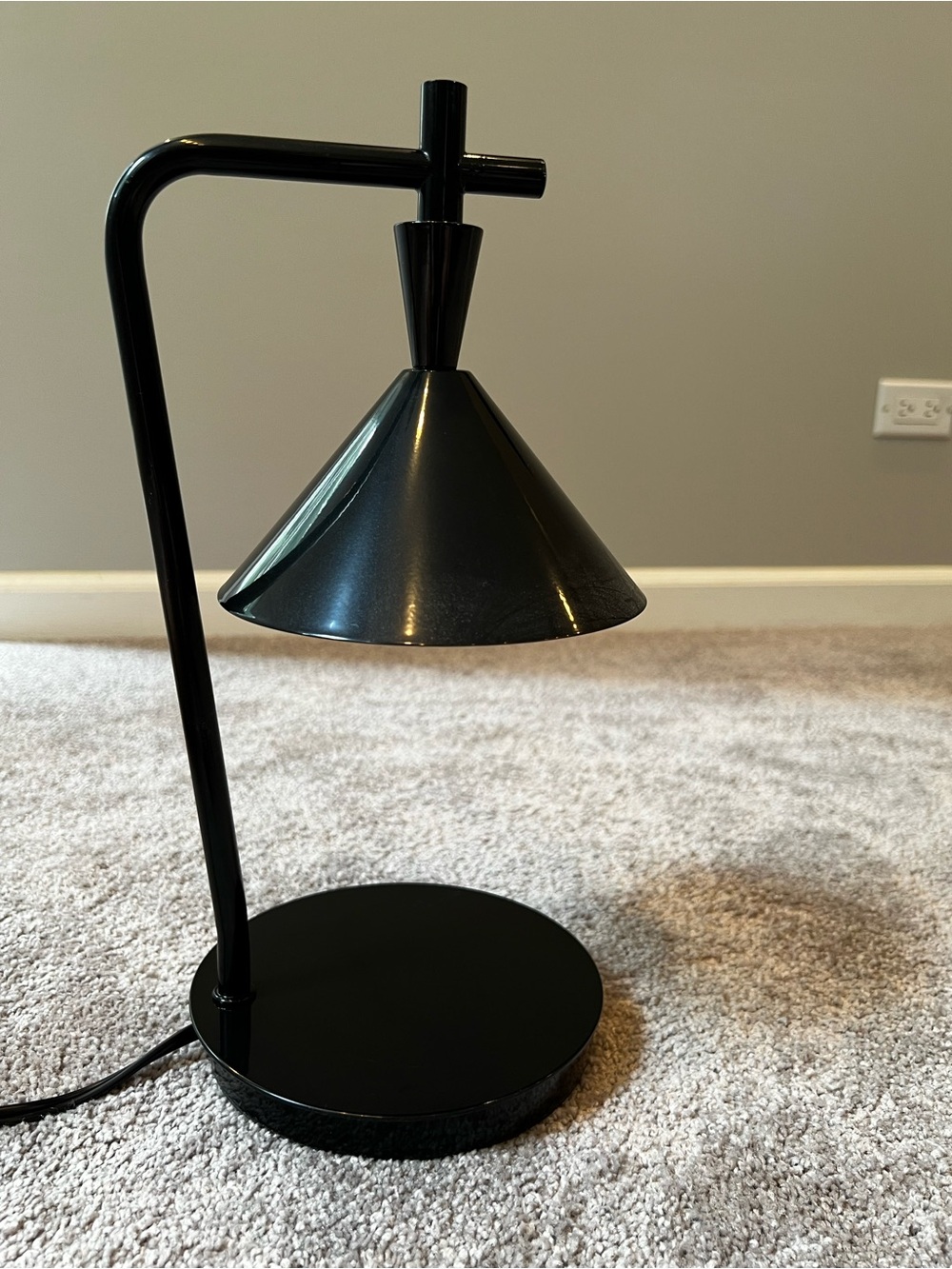 Black Modern Metal Candle Warmer - Sleek Home Accent